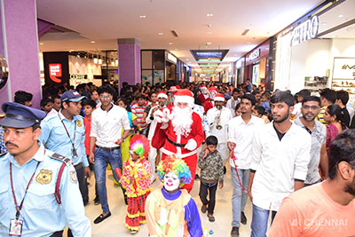 Santa Parade - Holiday Splendour on 25th December 2018