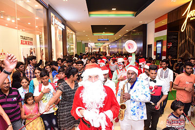 Santa Parade - Holiday Splendour on 25th December 2018